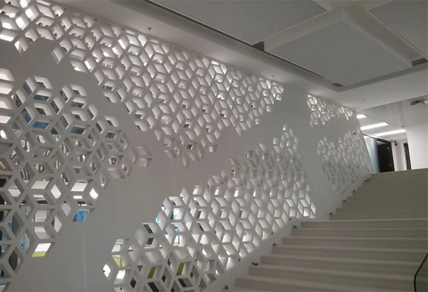 cutting aluminium composite panel